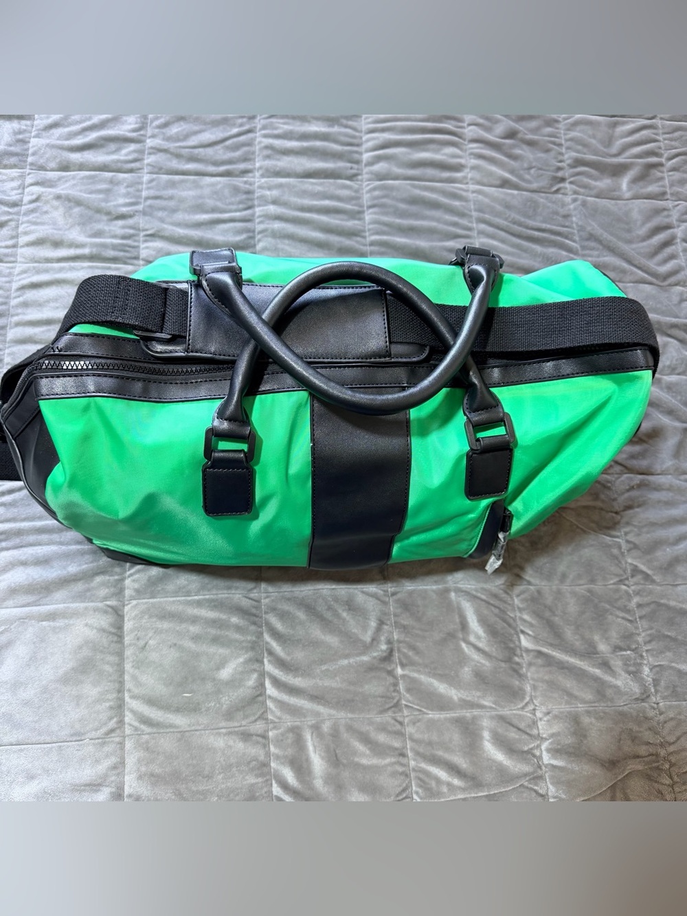 GUESS Green Black Nylon Duffle Travel Weekender Bag Shoulder Strap Large